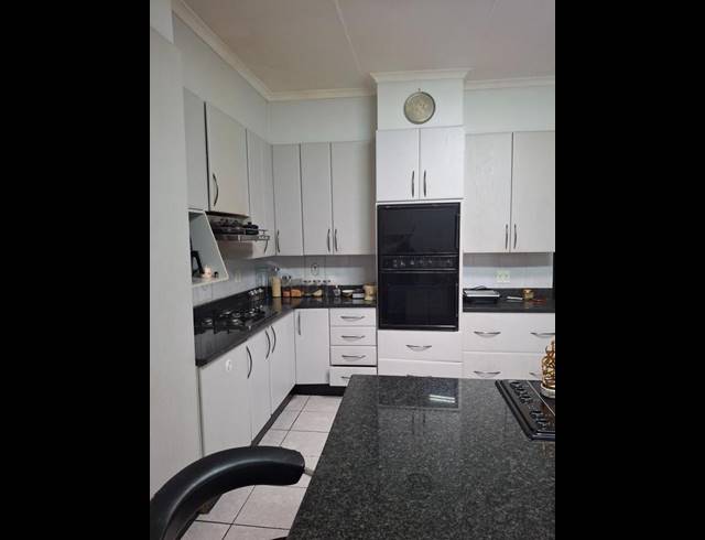 3 BEDROOM PROPERTY TO RENT IN GREENSIDE